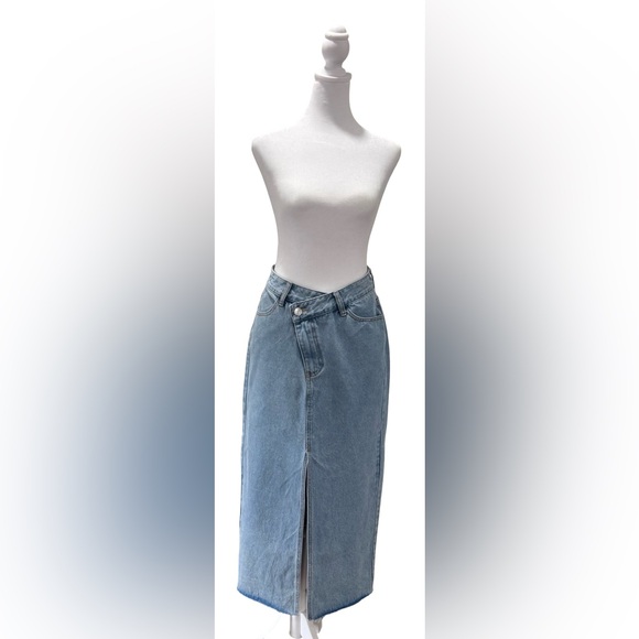 Dresses & Skirts - NWOT Denim Maxi vintage inspired skirt size small